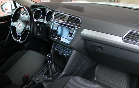 Volkswagen Tiguan II, 2018 год, 1 685 000 рублей, 11 фотография