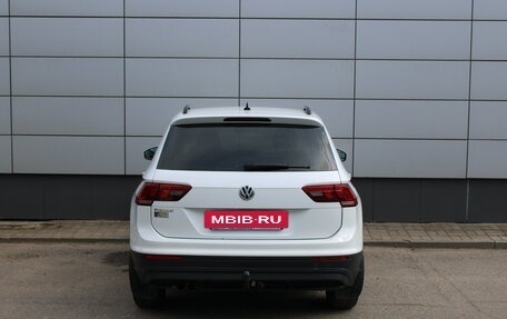 Volkswagen Tiguan II, 2018 год, 1 685 000 рублей, 7 фотография