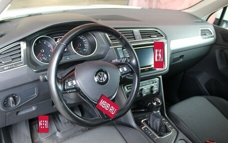 Volkswagen Tiguan II, 2018 год, 1 685 000 рублей, 10 фотография