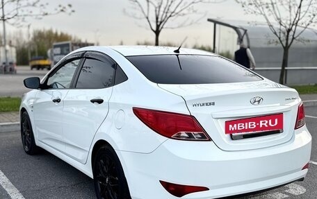 Hyundai Solaris II рестайлинг, 2015 год, 1 000 000 рублей, 4 фотография