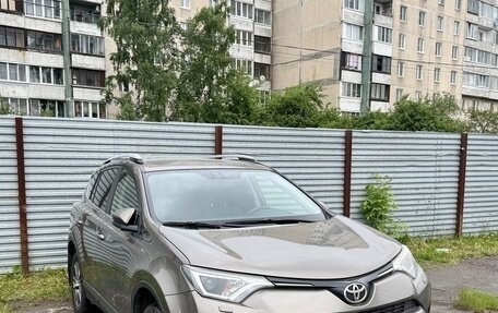 Toyota RAV4, 2016 год, 1 960 000 рублей, 2 фотография