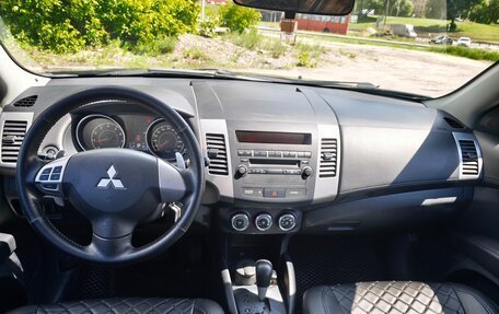 Mitsubishi Outlander III рестайлинг 3, 2011 год, 1 250 000 рублей, 7 фотография