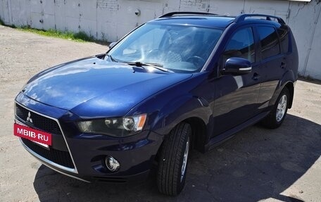 Mitsubishi Outlander III рестайлинг 3, 2011 год, 1 250 000 рублей, 2 фотография