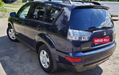 Mitsubishi Outlander III рестайлинг 3, 2011 год, 1 250 000 рублей, 4 фотография