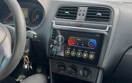 Volkswagen Polo VI (EU Market), 2018 год, 900 000 рублей, 5 фотография