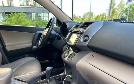 Toyota RAV4, 2005 год, 1 250 000 рублей, 18 фотография