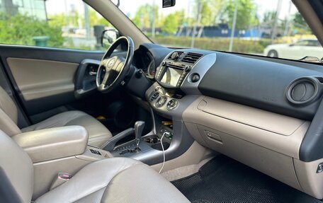 Toyota RAV4, 2005 год, 1 250 000 рублей, 21 фотография