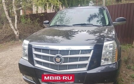 Cadillac Escalade III, 2013 год, 2 400 000 рублей, 2 фотография