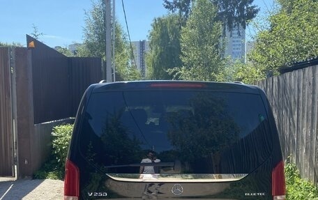 Mercedes-Benz V-Класс, 2015 год, 3 950 000 рублей, 3 фотография