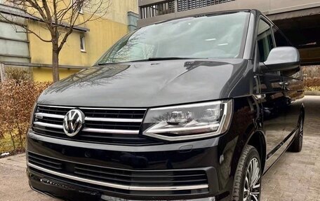 Volkswagen Multivan T6 рестайлинг, 2023 год, 6 270 000 рублей, 1 фотография