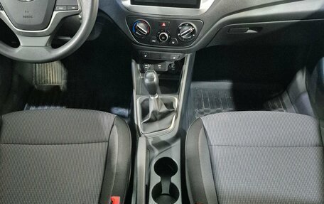Hyundai Solaris II рестайлинг, 2021 год, 1 620 000 рублей, 14 фотография