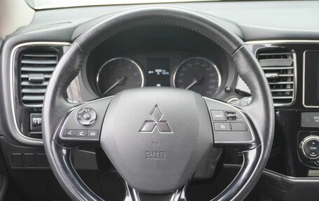 Mitsubishi Outlander III рестайлинг 3, 2018 год, 1 863 000 рублей, 14 фотография