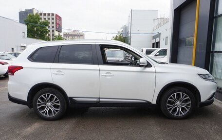 Mitsubishi Outlander III рестайлинг 3, 2018 год, 1 863 000 рублей, 4 фотография