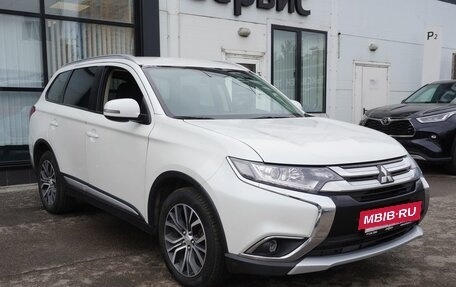 Mitsubishi Outlander III рестайлинг 3, 2018 год, 1 863 000 рублей, 3 фотография
