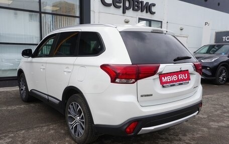 Mitsubishi Outlander III рестайлинг 3, 2018 год, 1 863 000 рублей, 7 фотография