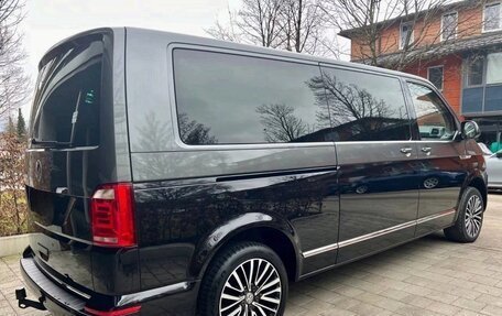 Volkswagen Multivan T6 рестайлинг, 2023 год, 6 270 000 рублей, 6 фотография