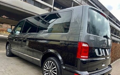 Volkswagen Multivan T6 рестайлинг, 2023 год, 6 270 000 рублей, 9 фотография