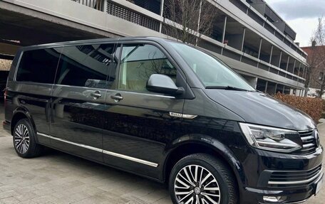 Volkswagen Multivan T6 рестайлинг, 2023 год, 6 270 000 рублей, 5 фотография