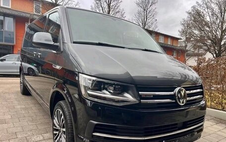 Volkswagen Multivan T6 рестайлинг, 2023 год, 6 270 000 рублей, 4 фотография