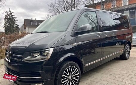 Volkswagen Multivan T6 рестайлинг, 2023 год, 6 270 000 рублей, 3 фотография