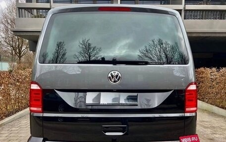 Volkswagen Multivan T6 рестайлинг, 2023 год, 6 270 000 рублей, 8 фотография