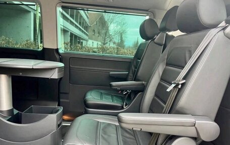 Volkswagen Multivan T6 рестайлинг, 2023 год, 6 270 000 рублей, 22 фотография