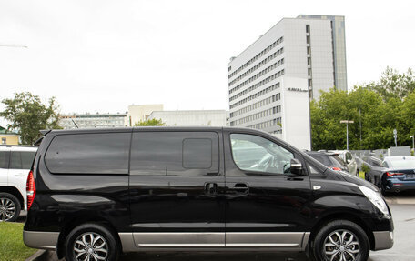 Hyundai Grand Starex Grand Starex I рестайлинг 2, 2017 год, 2 488 000 рублей, 3 фотография