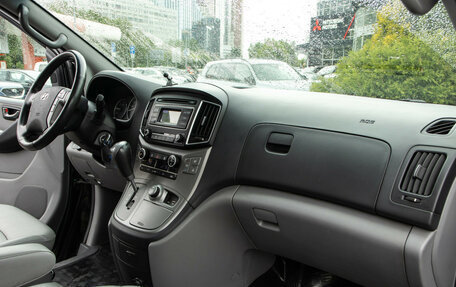 Hyundai Grand Starex Grand Starex I рестайлинг 2, 2017 год, 2 488 000 рублей, 8 фотография