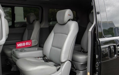 Hyundai Grand Starex Grand Starex I рестайлинг 2, 2017 год, 2 488 000 рублей, 9 фотография