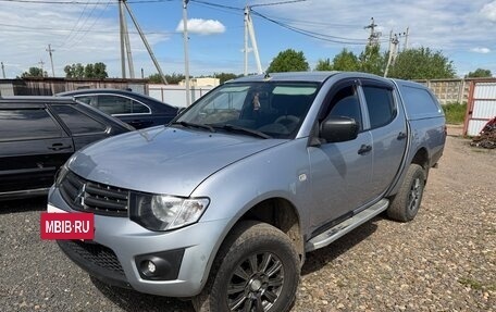 Mitsubishi L200 IV рестайлинг, 2013 год, 1 800 000 рублей, 3 фотография