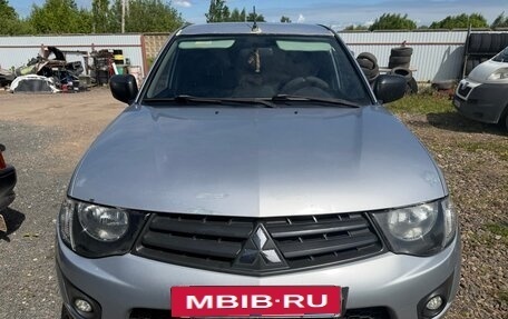 Mitsubishi L200 IV рестайлинг, 2013 год, 1 800 000 рублей, 4 фотография