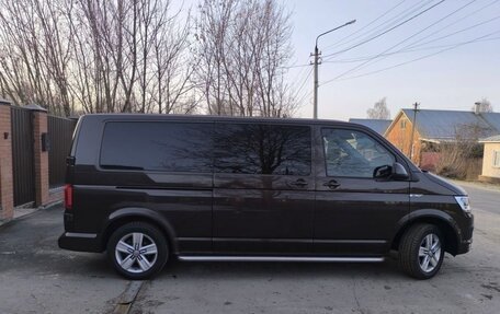 Volkswagen Transporter T6 рестайлинг, 2018 год, 2 450 000 рублей, 3 фотография