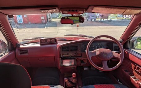 Toyota Hilux Surf III рестайлинг, 1990 год, 600 000 рублей, 3 фотография