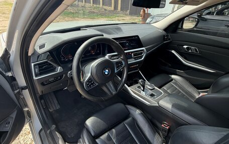 BMW 3 серия, 2019 год, 2 700 000 рублей, 3 фотография