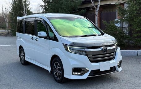 Honda Stepwgn IV, 2021 год, 1 970 000 рублей, 2 фотография
