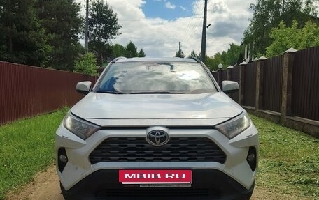 Toyota RAV4, 2021 год, 5 000 000 рублей, 2 фотография