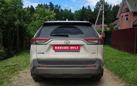 Toyota RAV4, 2021 год, 5 000 000 рублей, 6 фотография