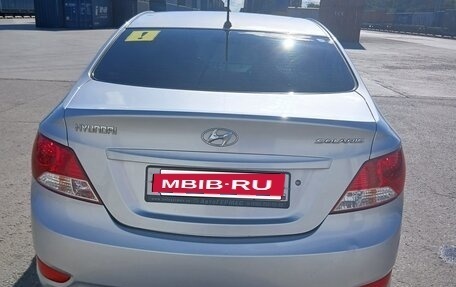 Hyundai Solaris II рестайлинг, 2011 год, 950 000 рублей, 4 фотография