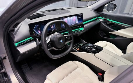 BMW 5 серия, 2024 год, 6 300 000 рублей, 10 фотография