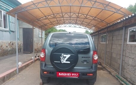 Chevrolet Niva I рестайлинг, 2010 год, 600 000 рублей, 3 фотография