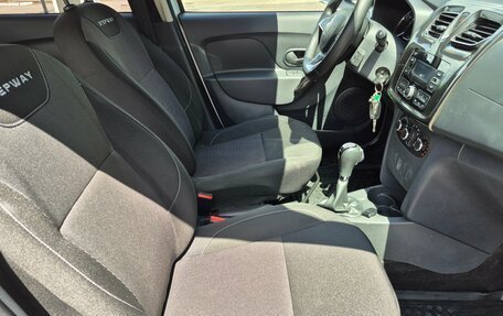 Renault Logan II, 2019 год, 1 200 000 рублей, 13 фотография