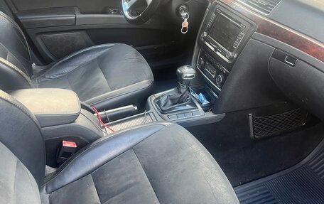 Skoda Superb III рестайлинг, 2010 год, 750 000 рублей, 11 фотография