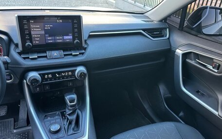 Toyota RAV4, 2020 год, 2 610 000 рублей, 8 фотография