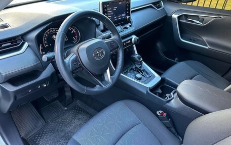 Toyota RAV4, 2020 год, 2 610 000 рублей, 5 фотография