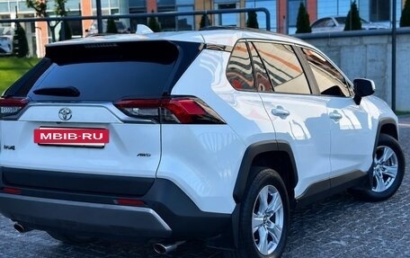 Toyota RAV4, 2020 год, 2 610 000 рублей, 3 фотография