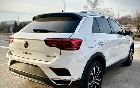 Volkswagen T-Roc I, 2021 год, 1 680 000 рублей, 6 фотография