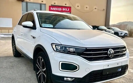 Volkswagen T-Roc I, 2021 год, 1 680 000 рублей, 3 фотография