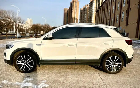 Volkswagen T-Roc I, 2021 год, 1 680 000 рублей, 8 фотография