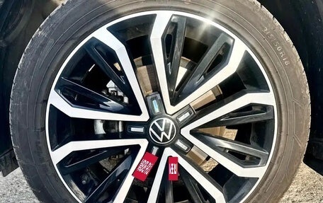 Volkswagen T-Roc I, 2021 год, 1 680 000 рублей, 9 фотография