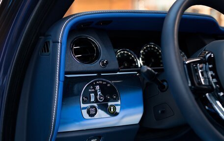 Rolls-Royce Cullinan, 2024 год, 64 000 000 рублей, 15 фотография